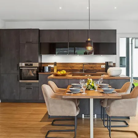 2 Bedroom Stunning In Apartment