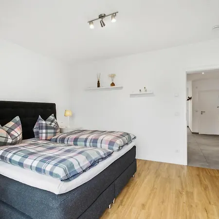 2 Bedroom Stunning In Apartment *