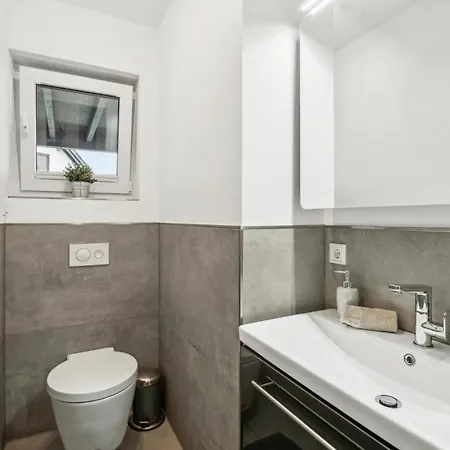 2 Bedroom Stunning In Attendorn